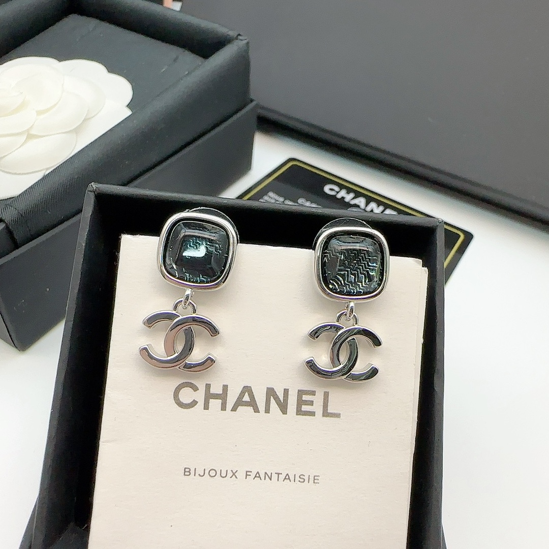 CCE867 24B Metal jean blue Resin cc logo earring - ccjewelryacc