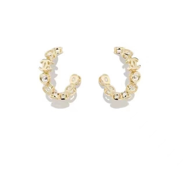 CCE862 24B Metal Crystal cc logo Hoop earring - ccjewelryacc