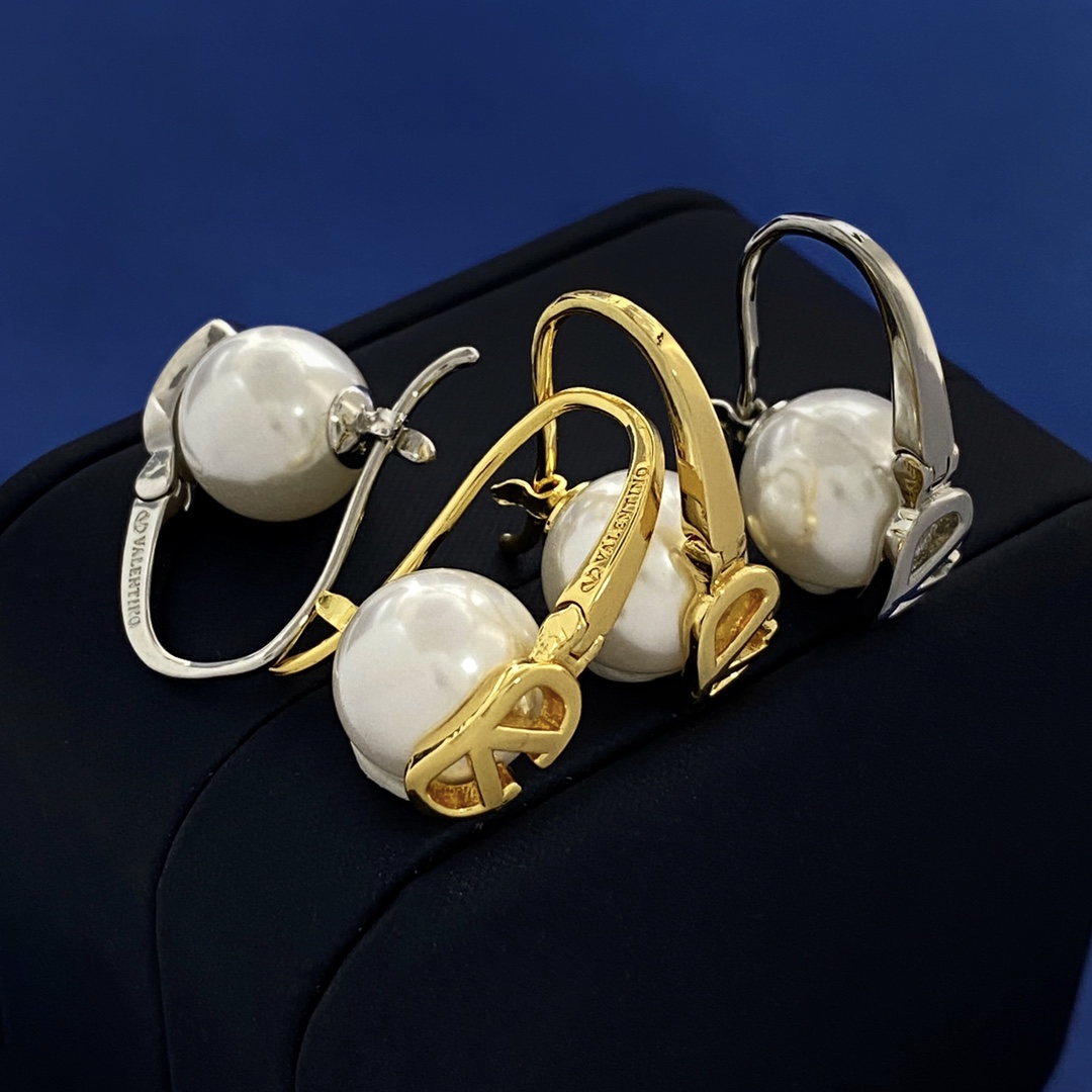 VTE028  Valentino Garavani Gold VLogo Signature Earrings - ccjewelryacc