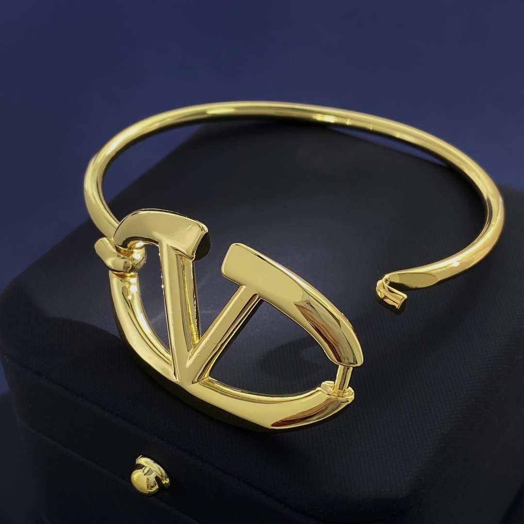 VTS022 vlogo signature metal bangle bracelet - ccjewelryacc