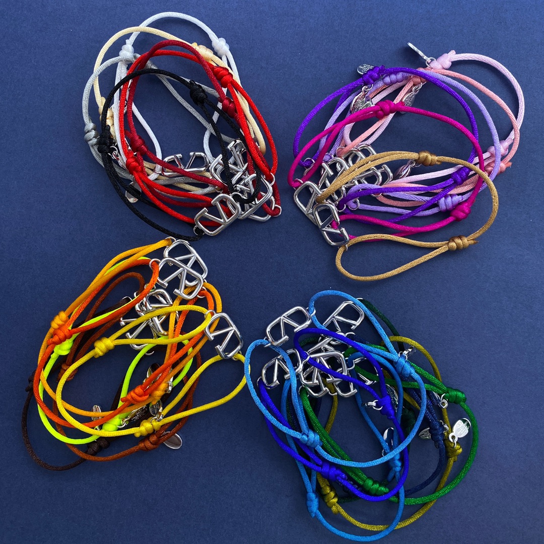 VTS028 Valentino Garavani VLogo Signature bracelet - ccjewelryacc