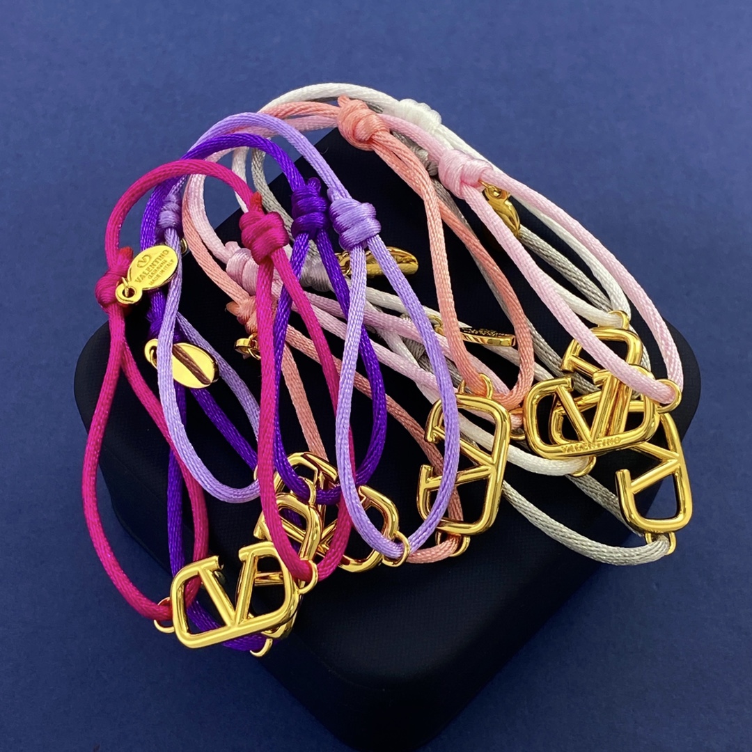 VTS028 Valentino Garavani VLogo Signature bracelet - ccjewelryacc