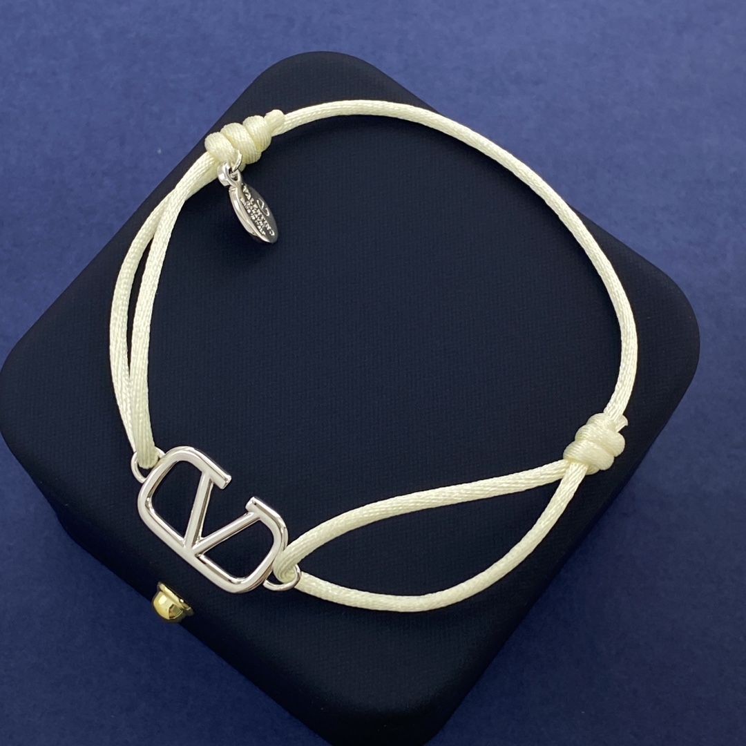 VTS028 Valentino Garavani VLogo Signature bracelet - ccjewelryacc