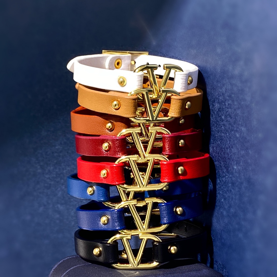 VTS027 Vlogo signature leather bracelet - ccjewelryacc