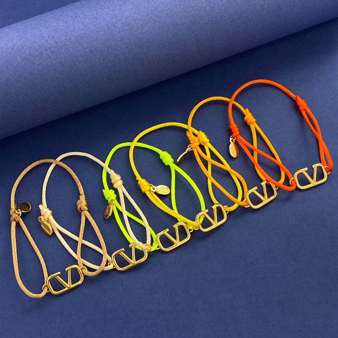 VTS028 Valentino Garavani VLogo Signature bracelet - ccjewelryacc