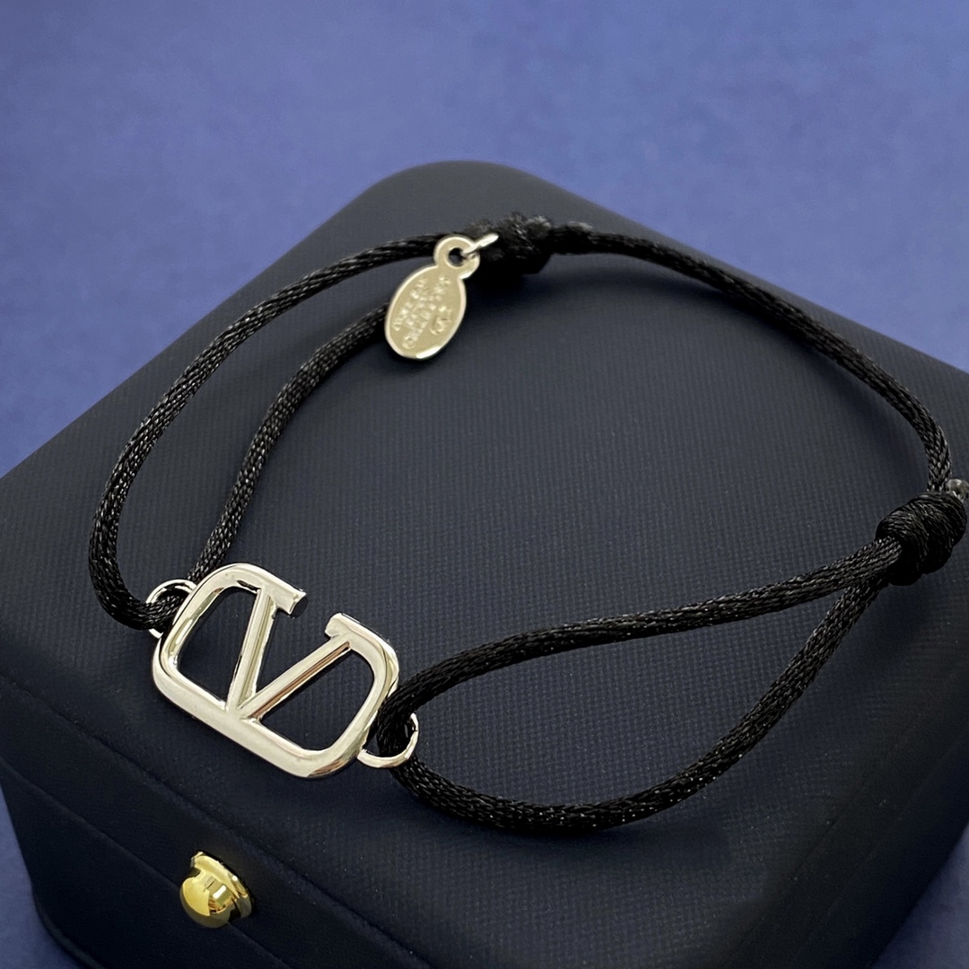 VTS028 Valentino Garavani VLogo Signature bracelet - ccjewelryacc