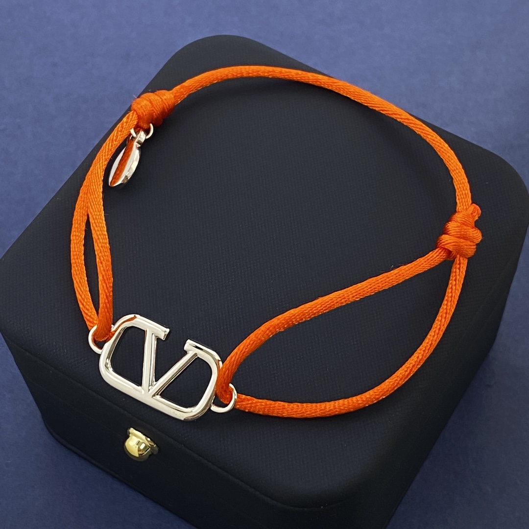 VTS028 Valentino Garavani VLogo Signature bracelet - ccjewelryacc