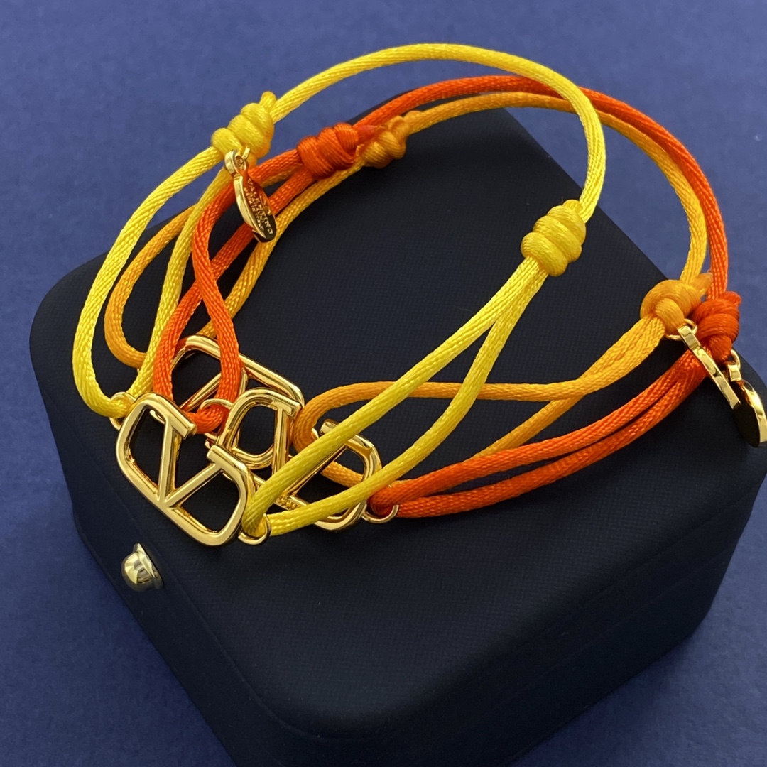 VTS028 Valentino Garavani VLogo Signature bracelet - ccjewelryacc