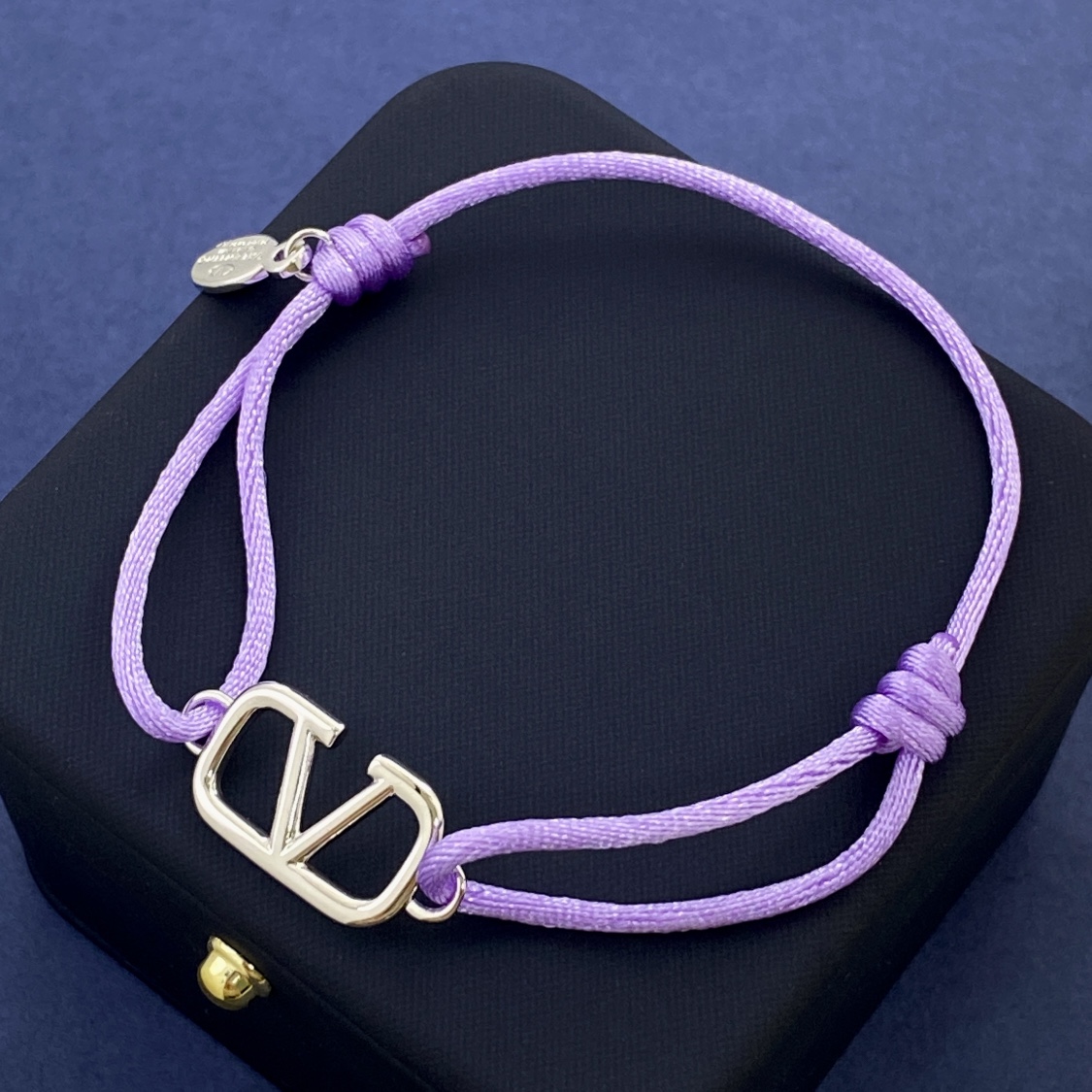 VTS028 Valentino Garavani VLogo Signature bracelet - ccjewelryacc