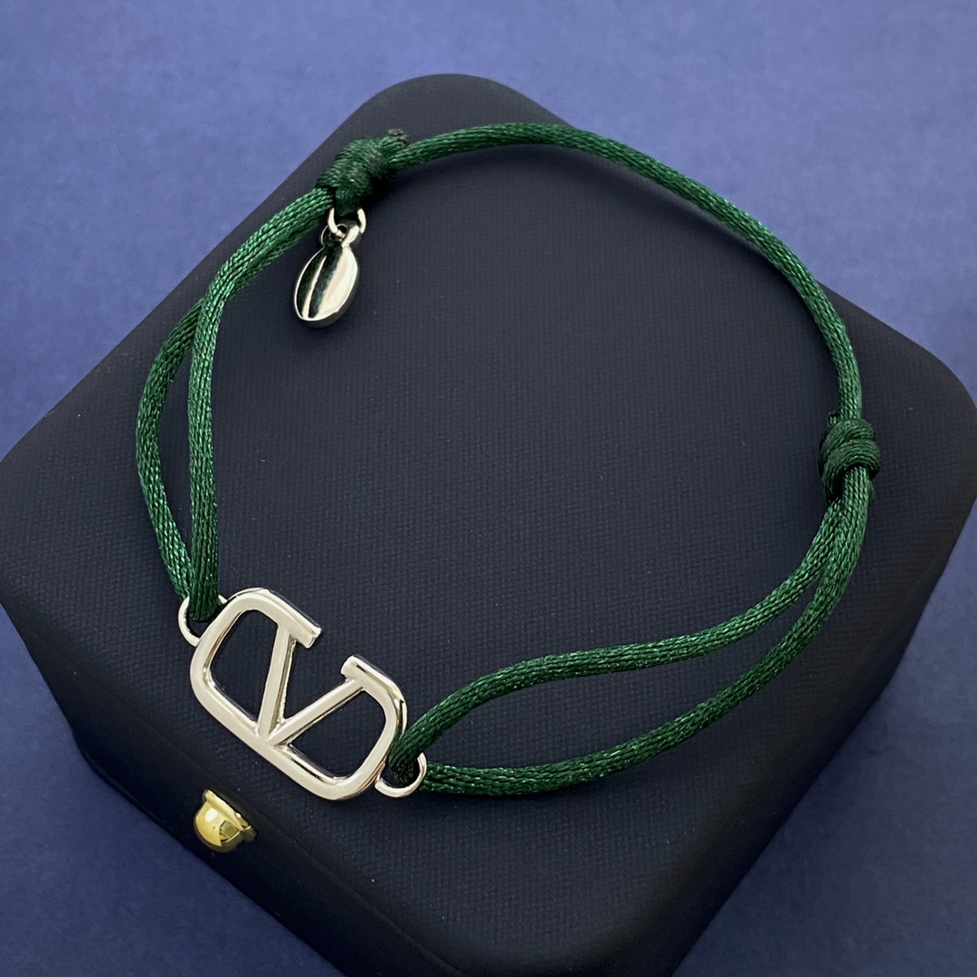 VTS028 Valentino Garavani VLogo Signature bracelet - ccjewelryacc