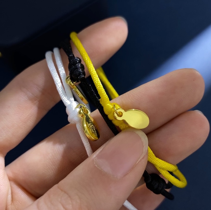 VTS030 Valentino Garavani VLogo Signature bracelet - ccjewelryacc