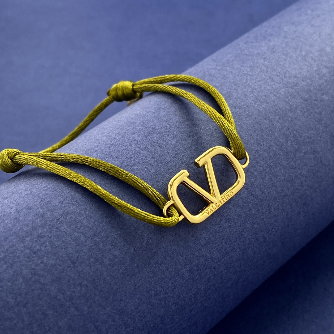 VTS028 Valentino Garavani VLogo Signature bracelet - ccjewelryacc