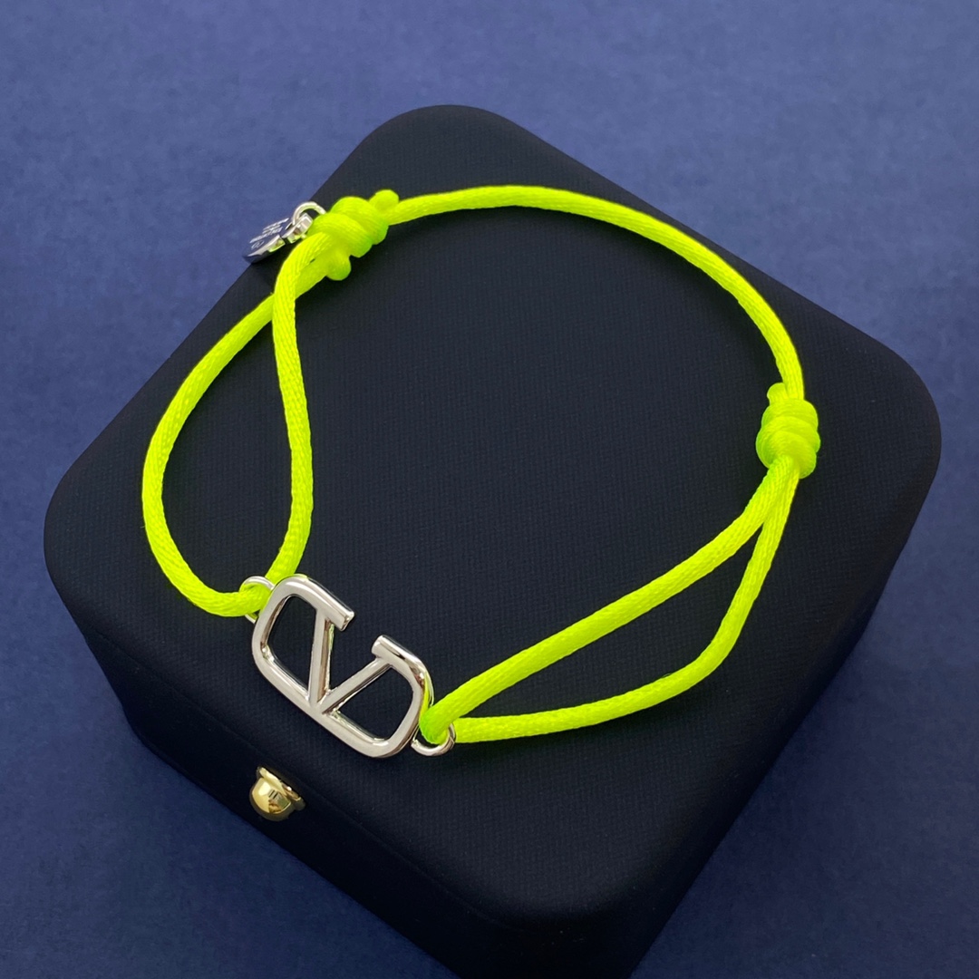 VTS028 Valentino Garavani VLogo Signature bracelet - ccjewelryacc