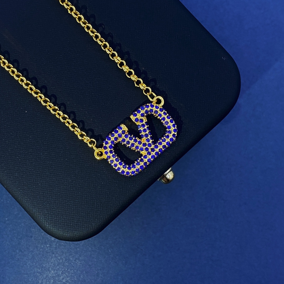 VTN043 Blue crystal VLOGO pendant Necklace - ccjewelryacc