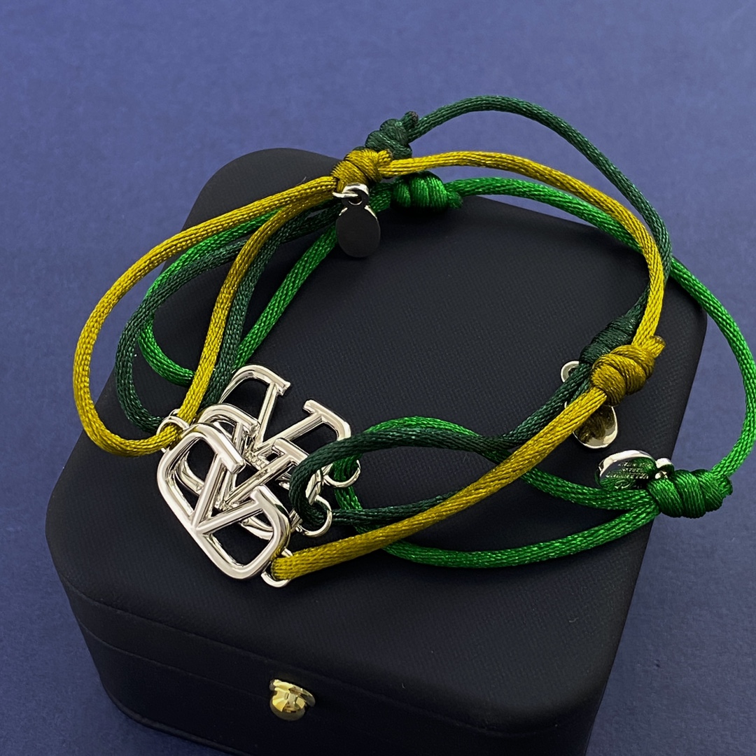 VTS028 Valentino Garavani VLogo Signature bracelet - ccjewelryacc