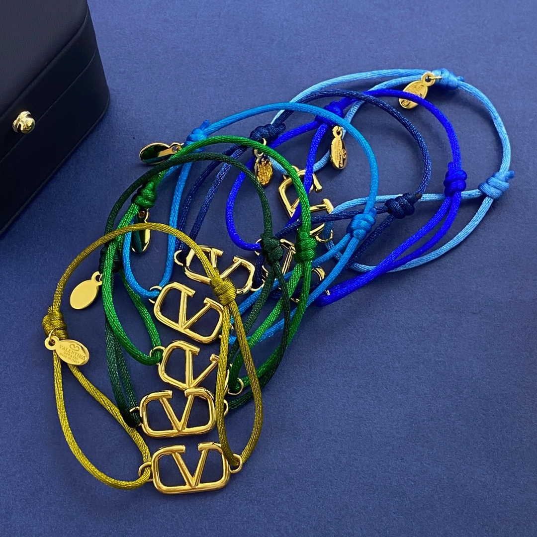 VTS028 Valentino Garavani VLogo Signature bracelet - ccjewelryacc