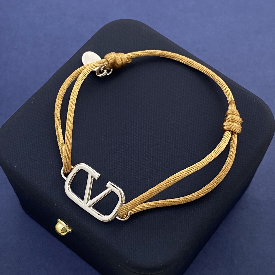VTS028 Valentino Garavani VLogo Signature bracelet - ccjewelryacc