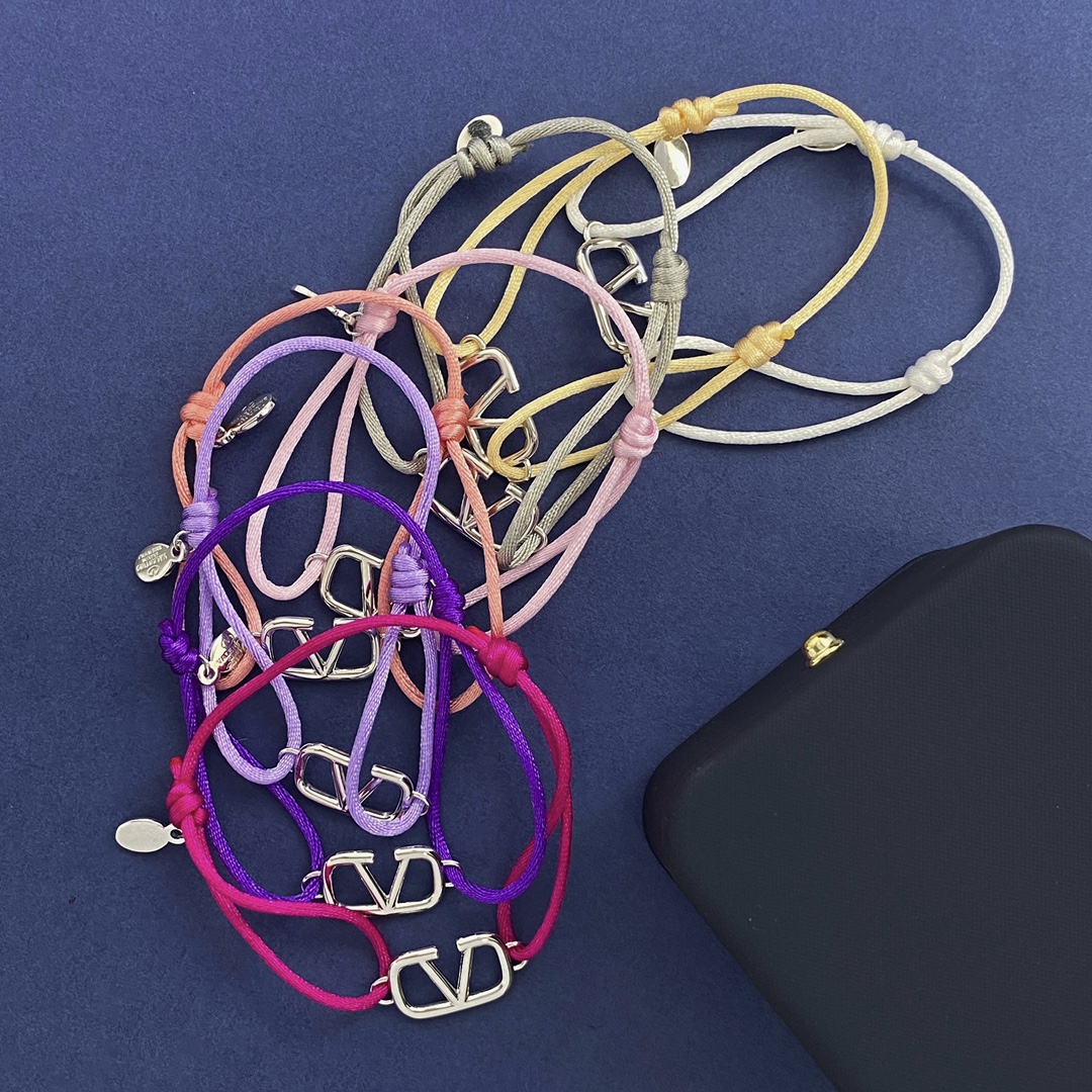 VTS028 Valentino Garavani VLogo Signature bracelet - ccjewelryacc