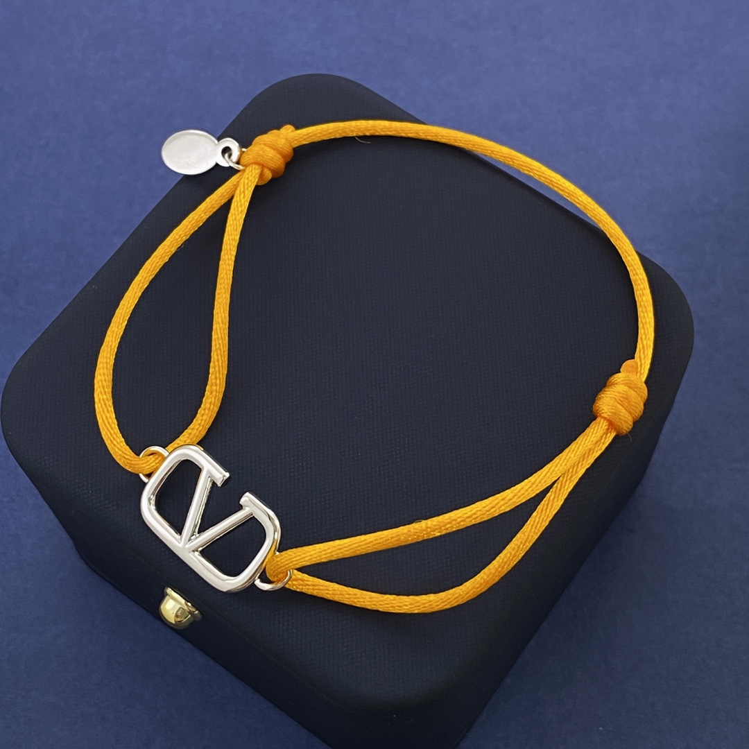 VTS028 Valentino Garavani VLogo Signature bracelet - ccjewelryacc