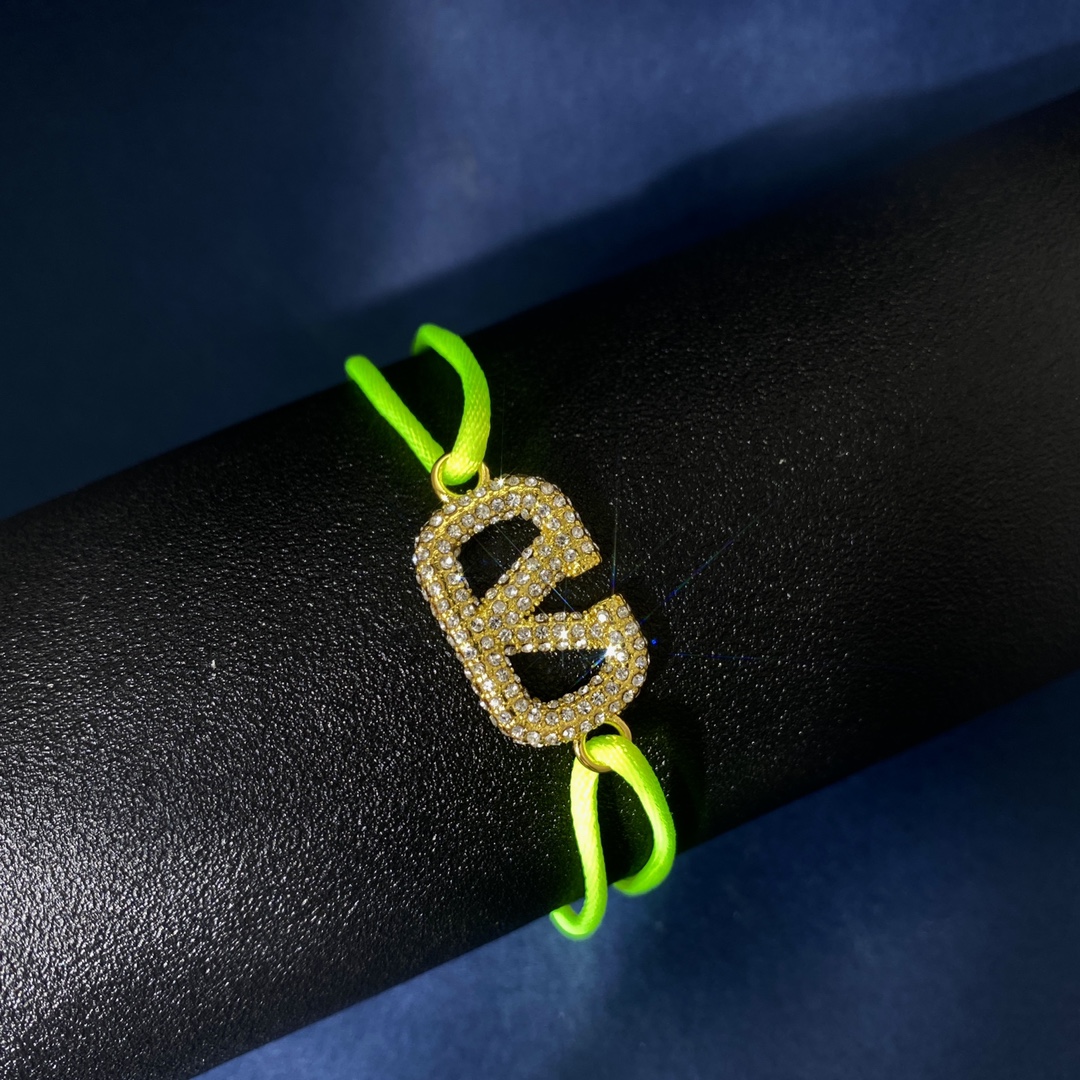 VTS030 Valentino Garavani VLogo Signature bracelet - ccjewelryacc
