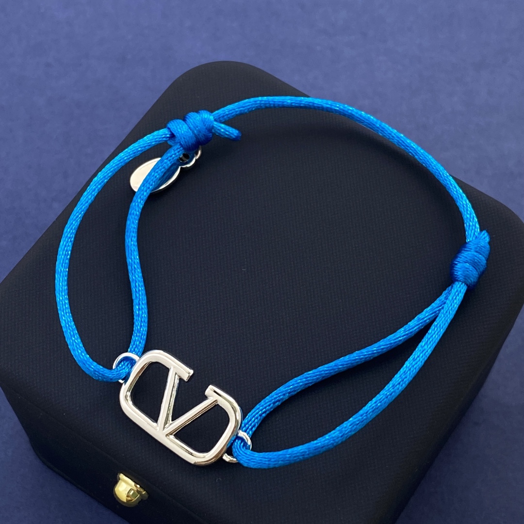 VTS028 Valentino Garavani VLogo Signature bracelet - ccjewelryacc