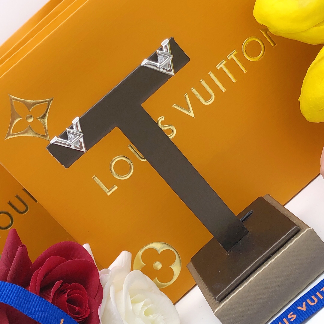 LVE083 Metal Essential V stud earrings - ccjewelryacc