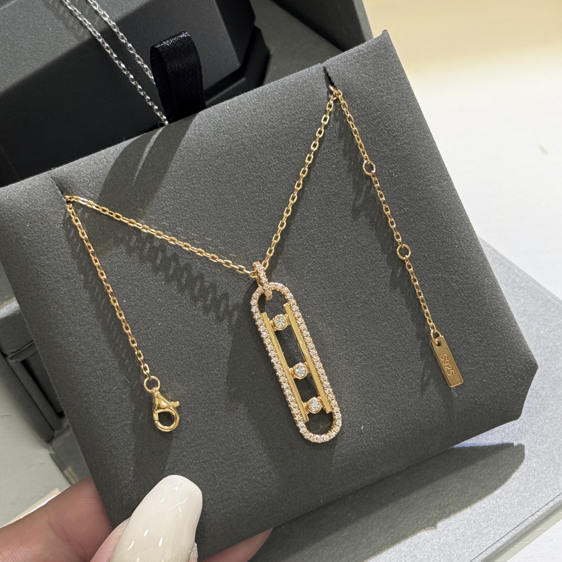 MSNV006 Move 10th PM diamond Pendant necklace - ccjewelryacc