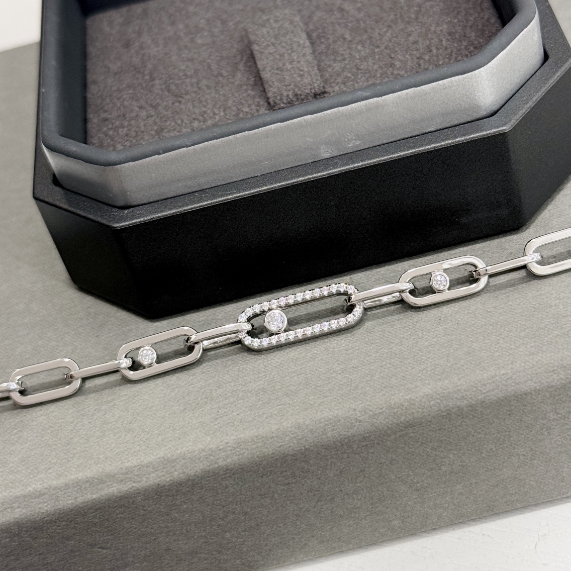 MSSV007 Move Link Diamond Bracelet Chain - ccjewelryacc