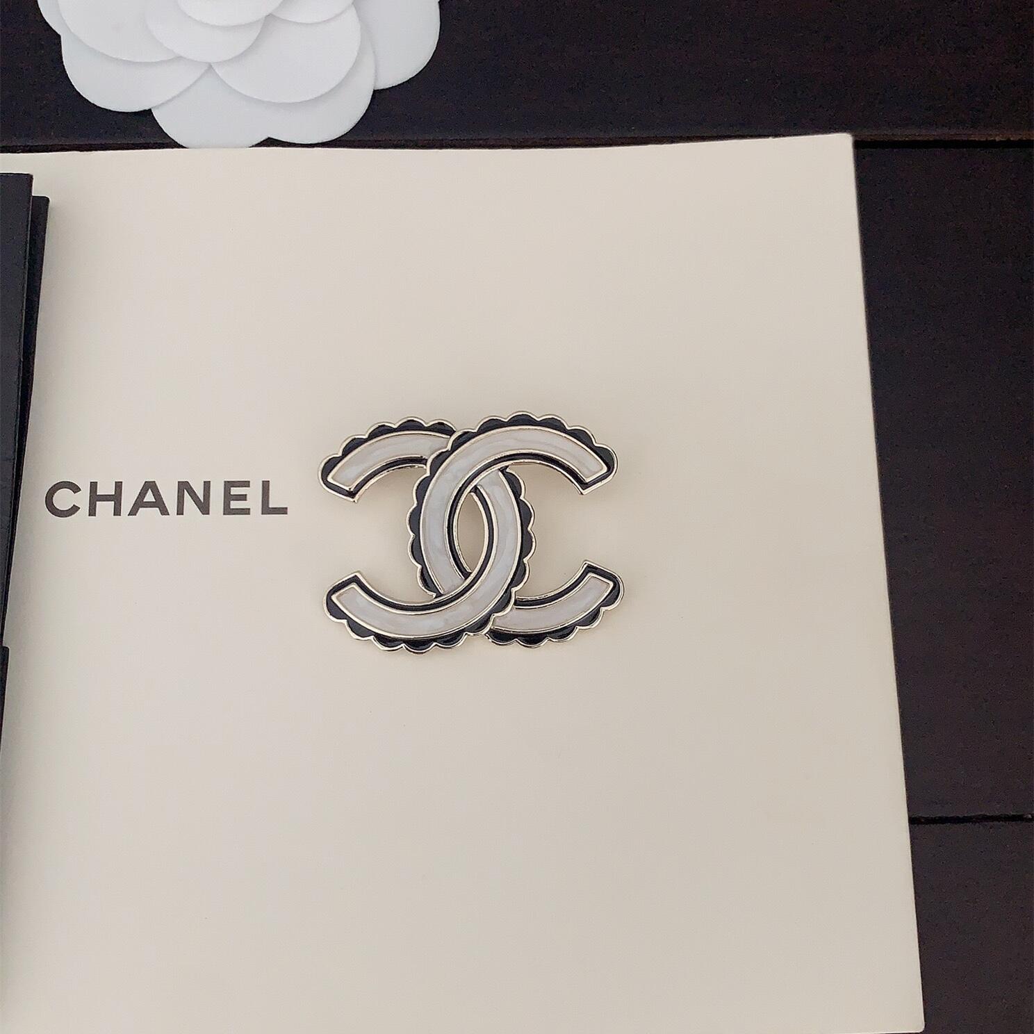 BCB436 cc logo Brooch pin - ccjewelryacc