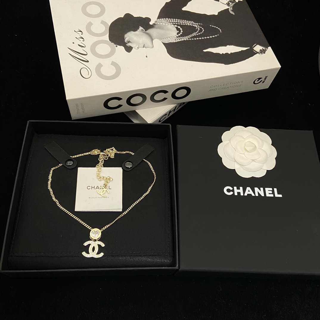 CCN553 24B Metal chain Heart Rhinestone cc logo pendant necklace - ccjewelryacc