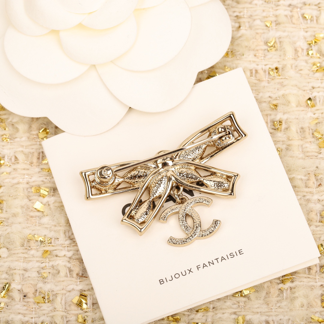 BCB441 24B bow cc logo Brooch pin - ccjewelryacc