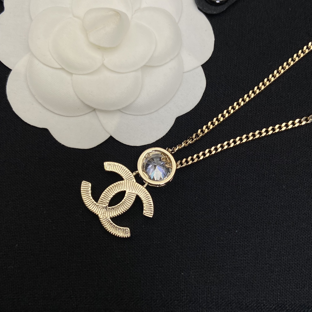 CCN553 24B Metal chain Heart Rhinestone cc logo pendant necklace - ccjewelryacc