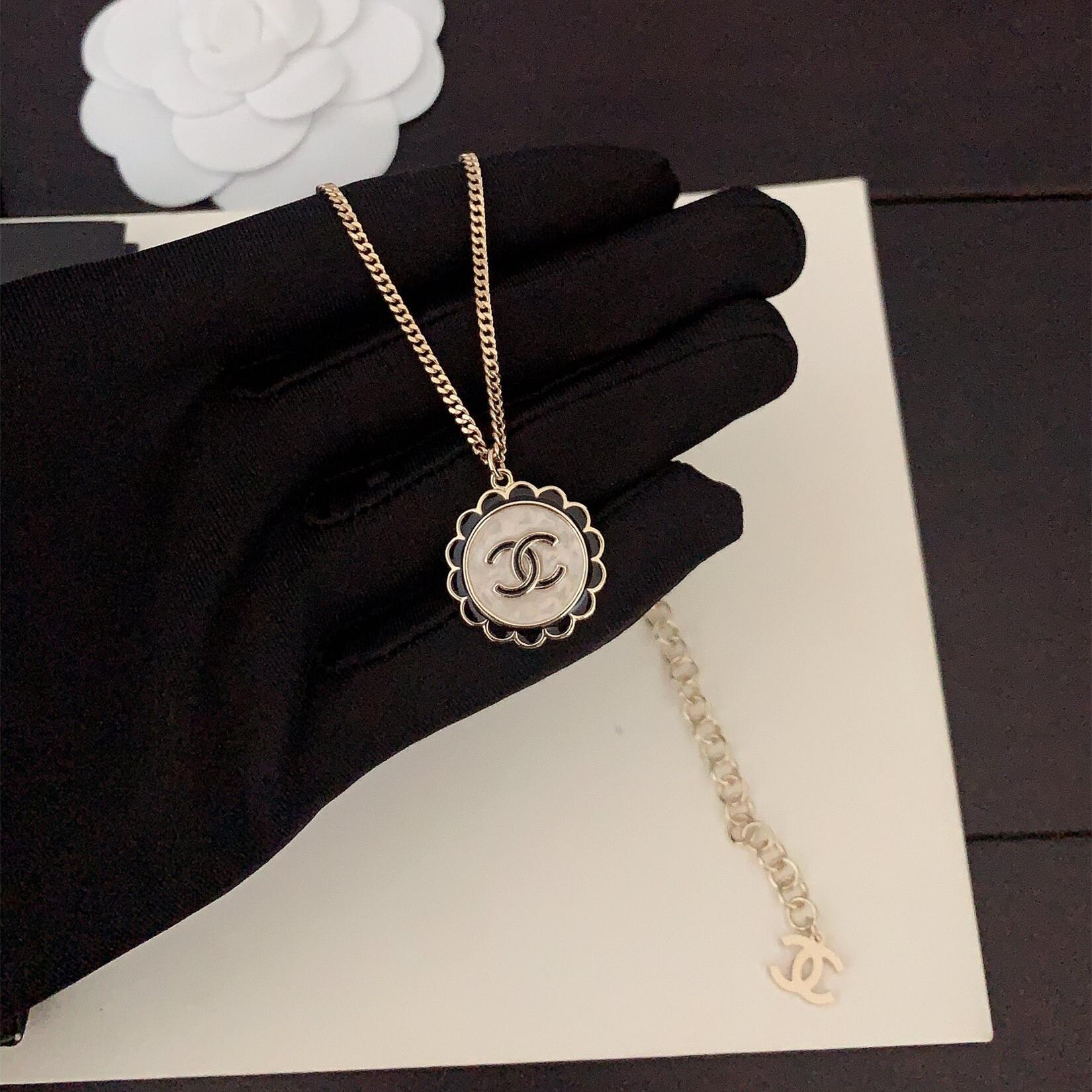 CCN541  cc logo Necklace - ccjewelryacc