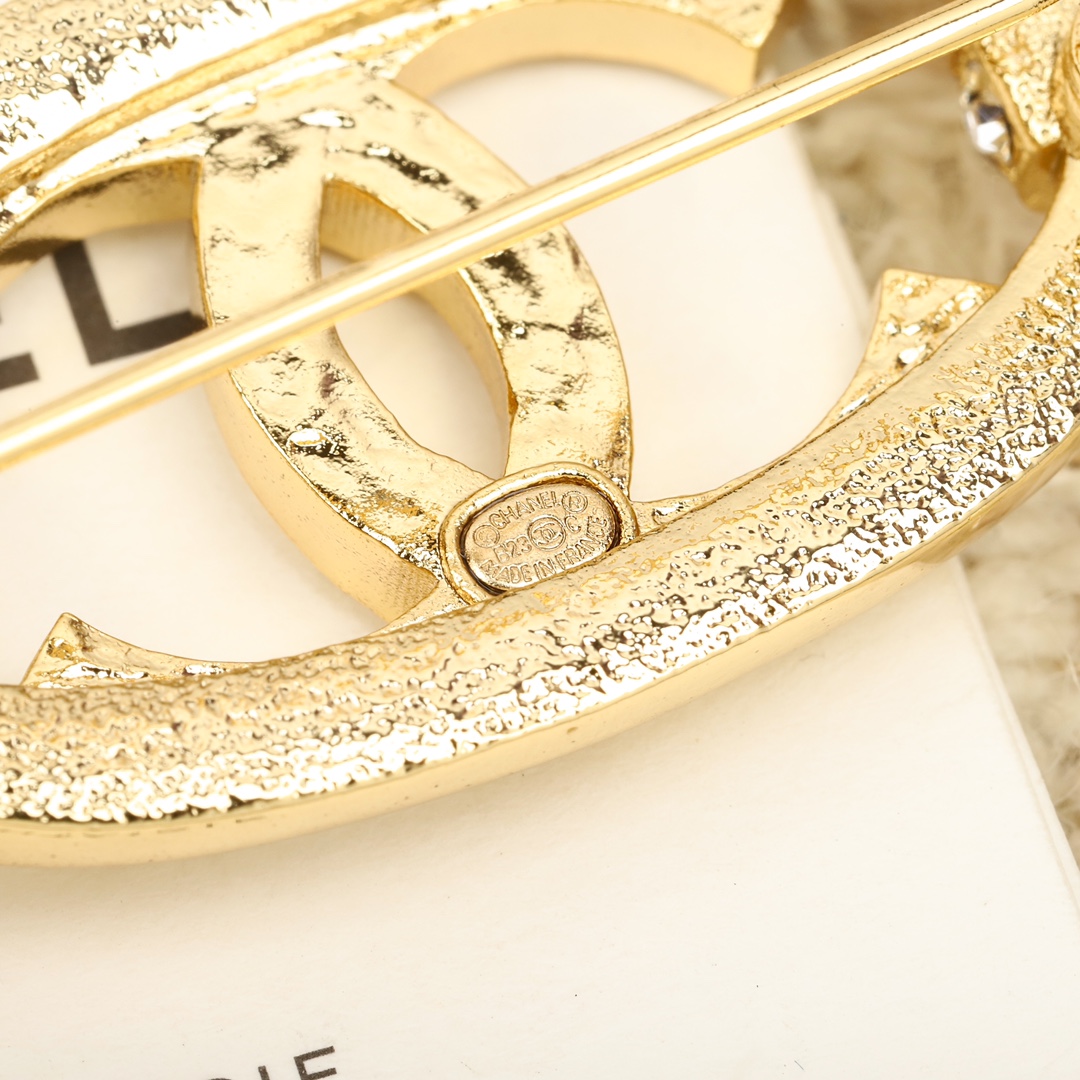 BCB443 Cross crystal cc logo Brooch pin - ccjewelryacc