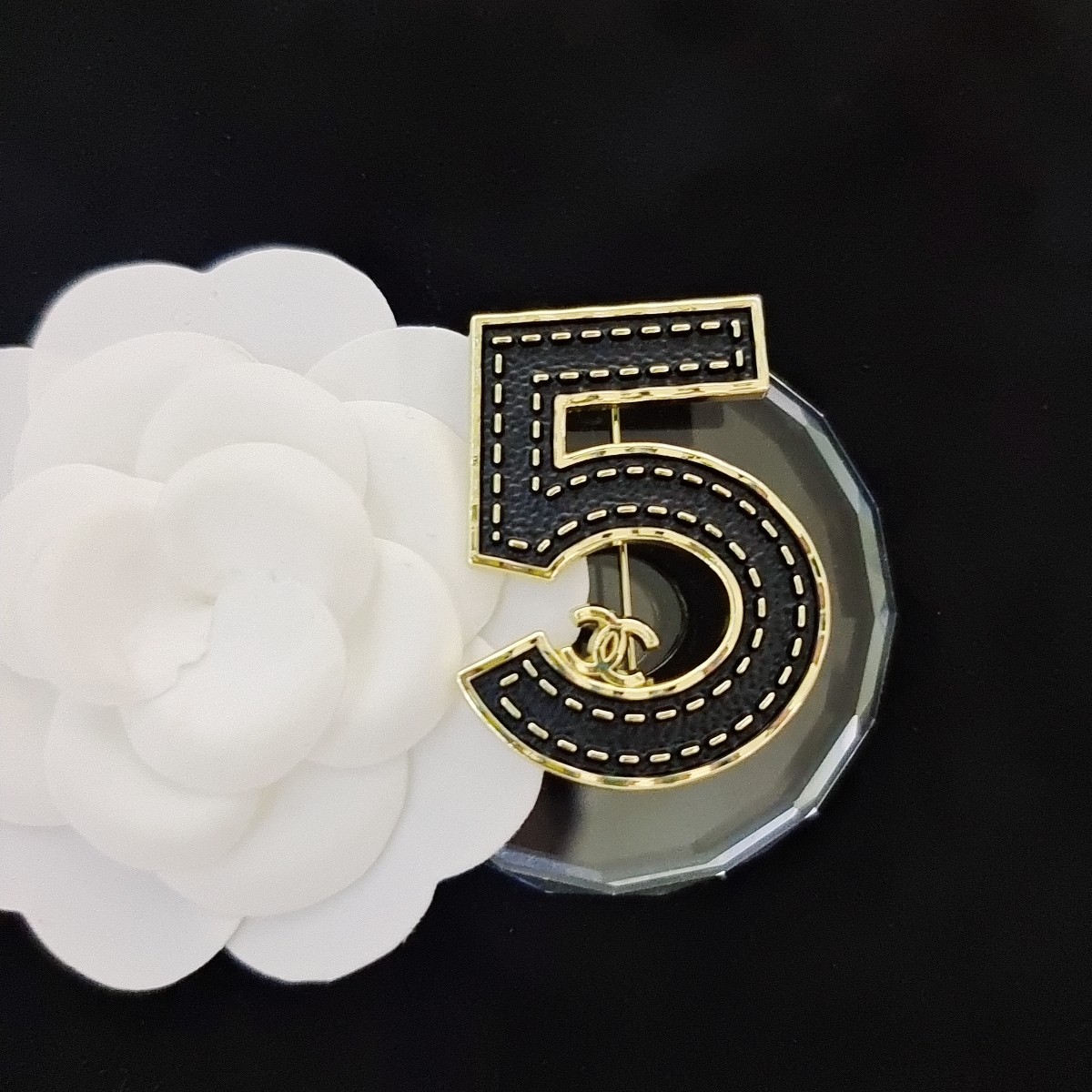 BCB098  Fake Leather texture Number 5 cc brooch Pin - ccjewelryacc