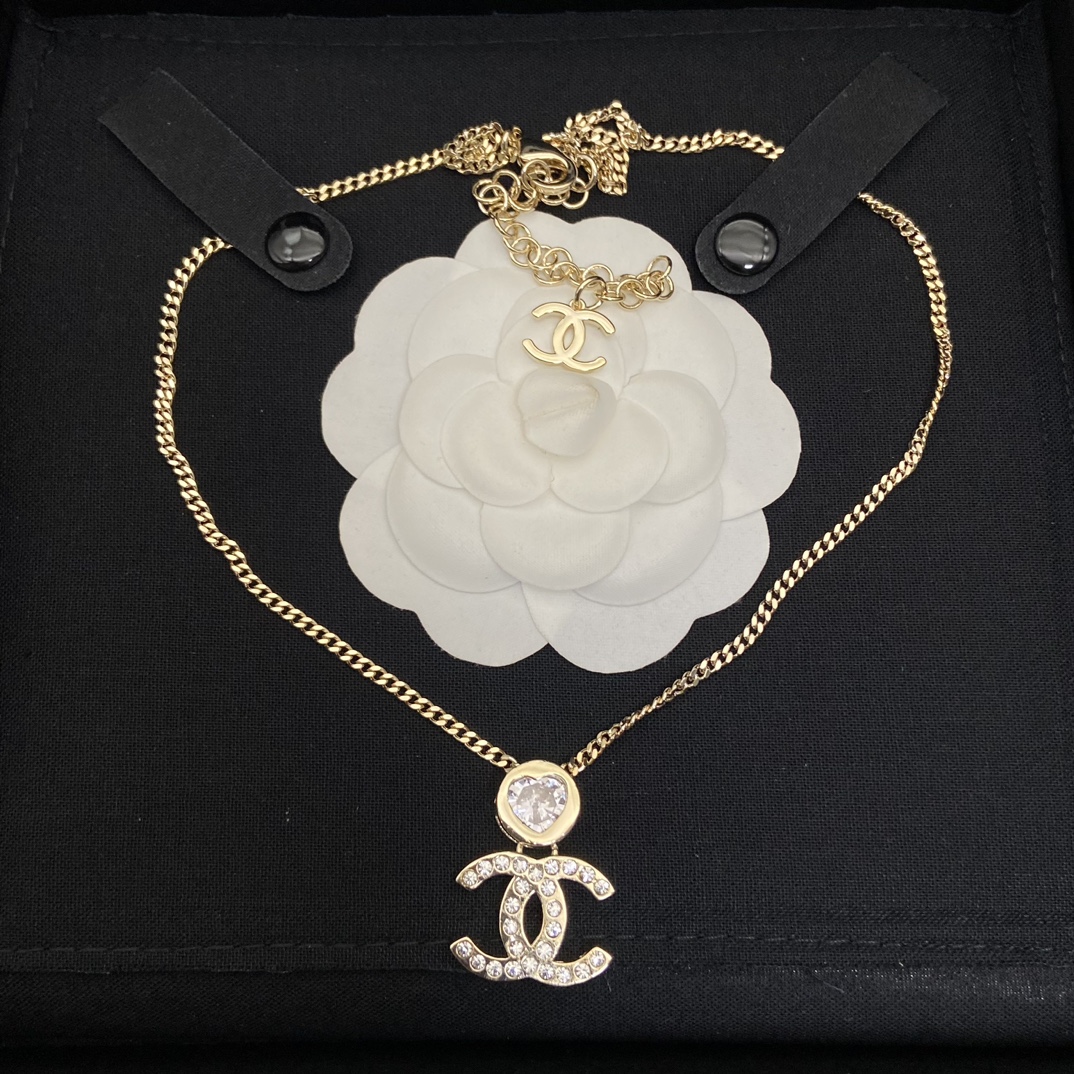 CCN553 24B Metal chain Heart Rhinestone cc logo pendant necklace - ccjewelryacc