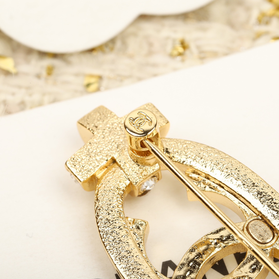 BCB443 Cross crystal cc logo Brooch pin - ccjewelryacc