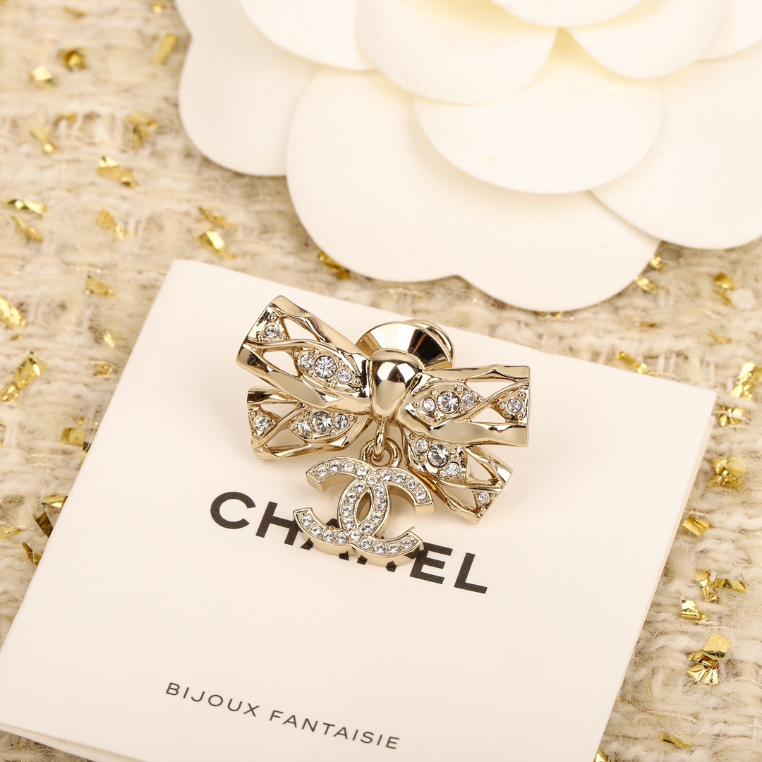 BCB441 24B bow cc logo Brooch pin - ccjewelryacc