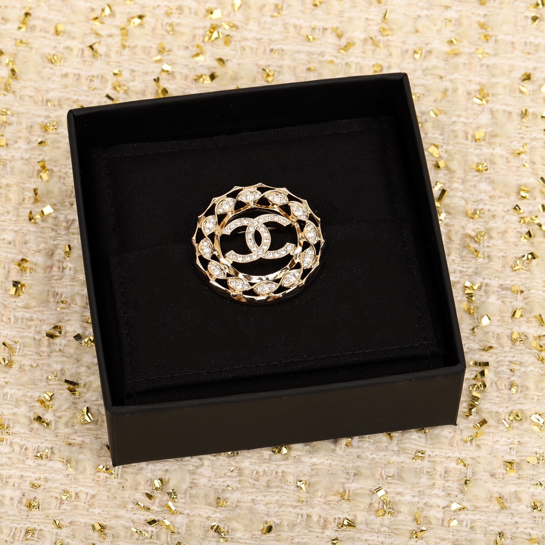 BCB446 24B Round cc logo brooch pin - ccjewelryacc