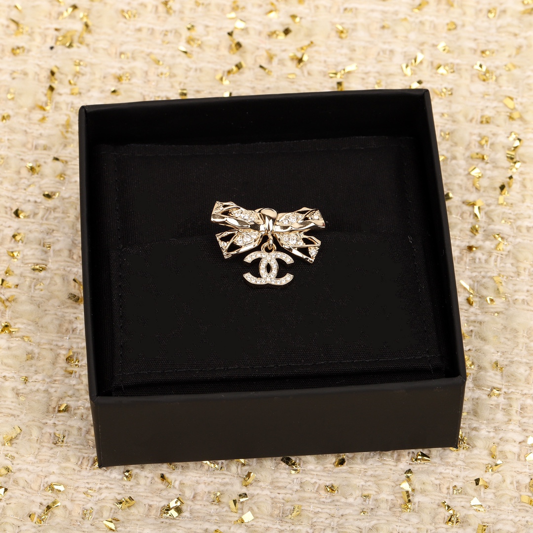 BCB441 24B bow cc logo Brooch pin - ccjewelryacc