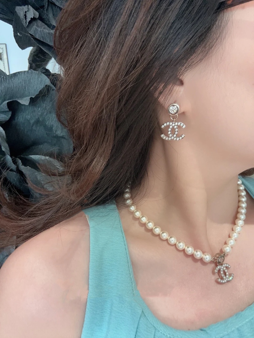 CCN550 24B Rhinestone cc logo pendant pearl necklace - ccjewelryacc