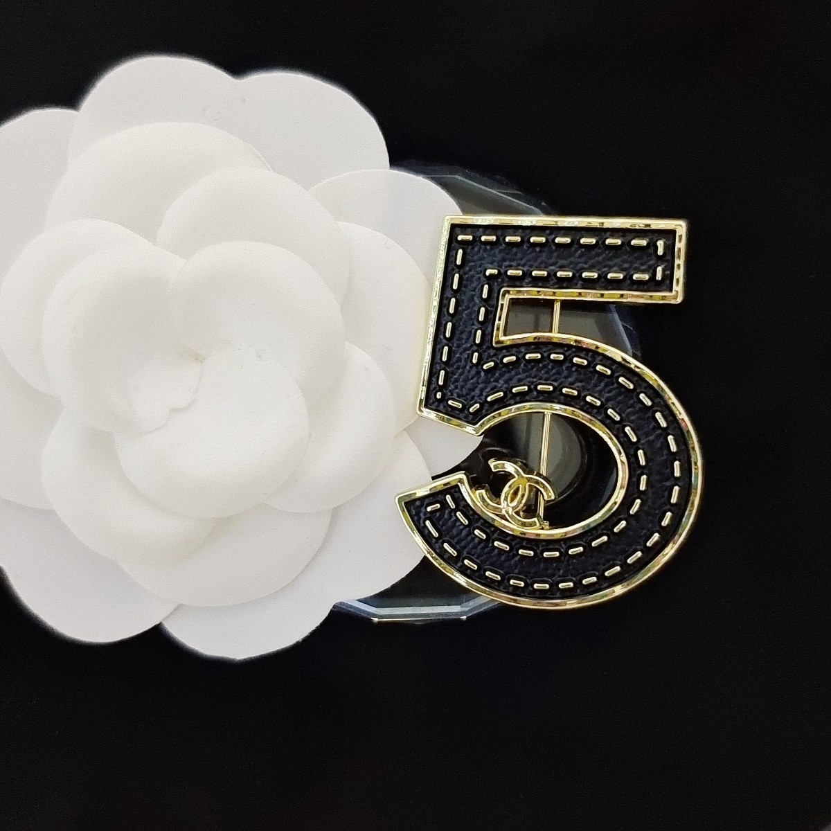 BCB098  Fake Leather texture Number 5 cc brooch Pin - ccjewelryacc