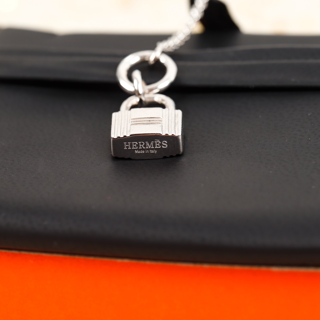 HMNS002 S925 Sterling Silver Kelly Cadenas pendant necklace - ccjewelryacc