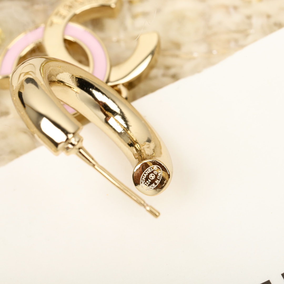 CCE859 24B Metal Pink enamel cc logo Stud earring - ccjewelryacc