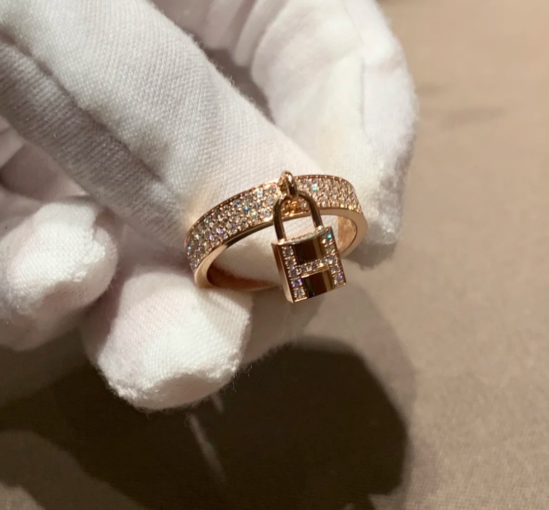 HMRS014 18k Rose gold diamond Kelly Clochette ring, medium model - ccjewelryacc