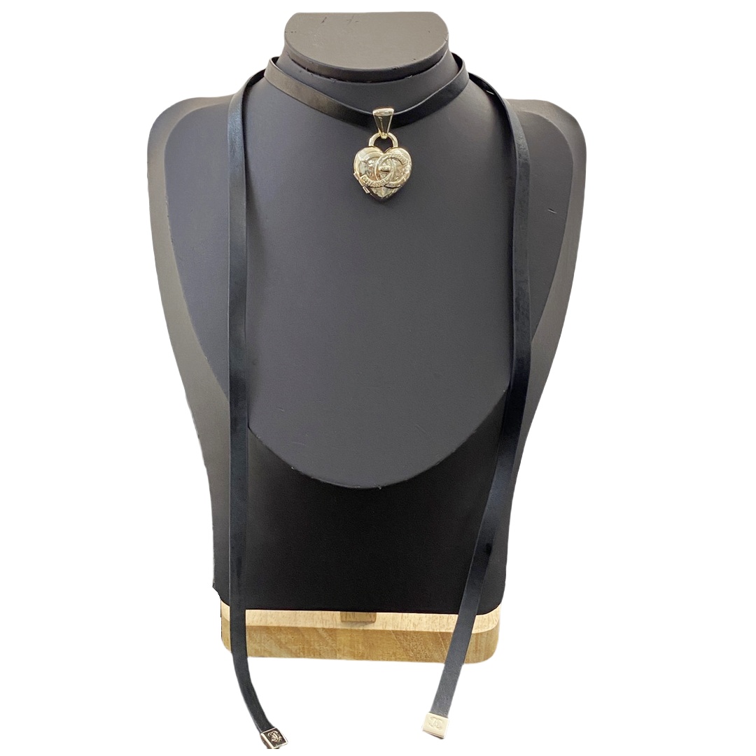 CCN497 22A Gold heart with Black leather necklace - ccjewelryacc