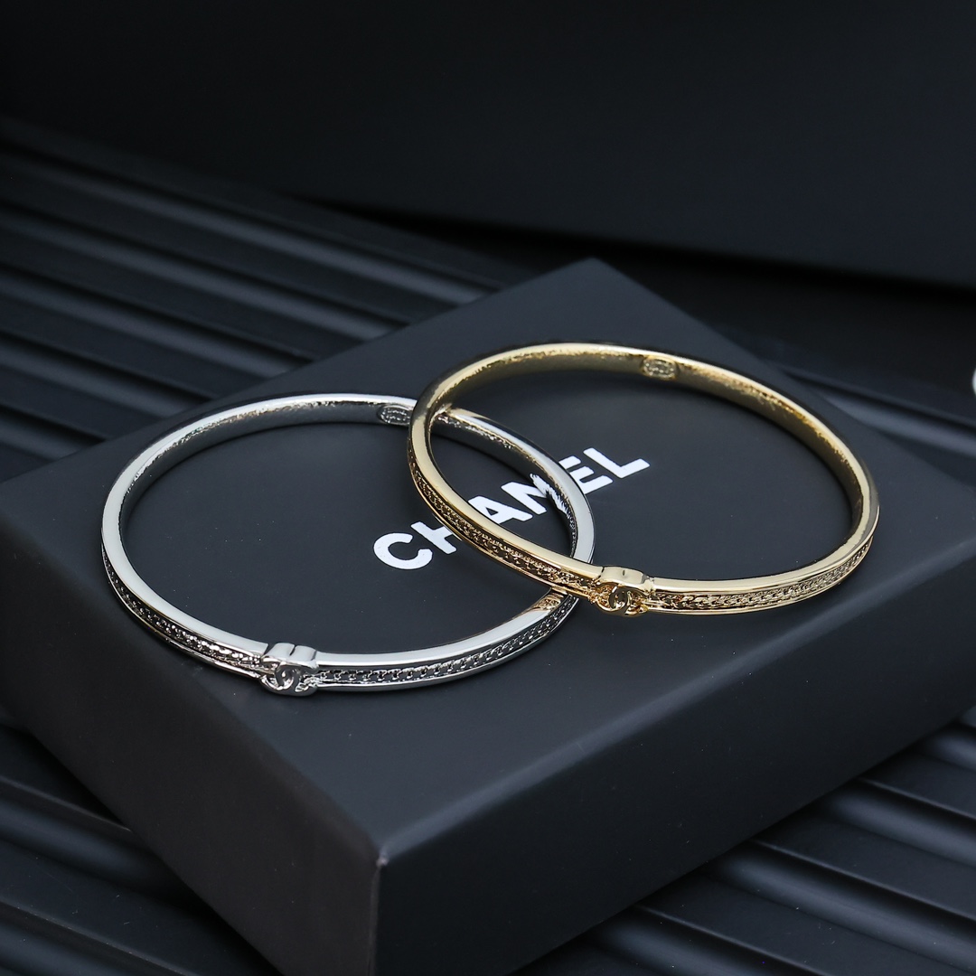 CCS192 Metal snake bracelet cuff with cc logo - ccjewelryacc