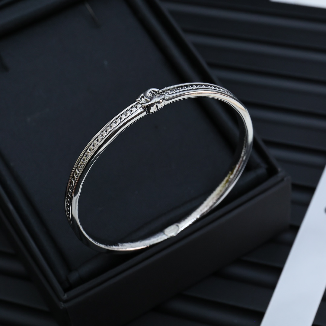 CCS192 Metal snake bracelet cuff with cc logo - ccjewelryacc