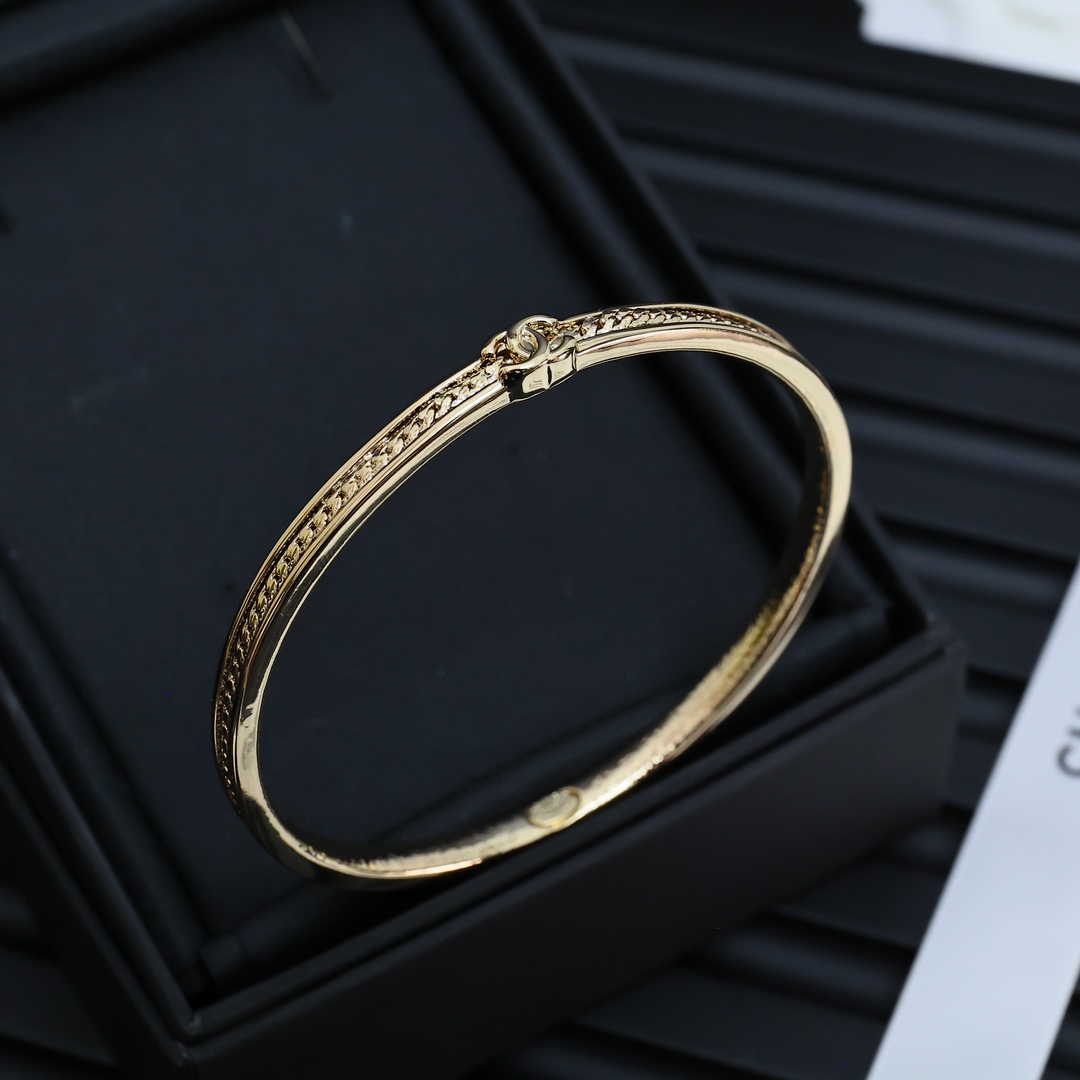 CCS192 Metal snake bracelet cuff with cc logo - ccjewelryacc