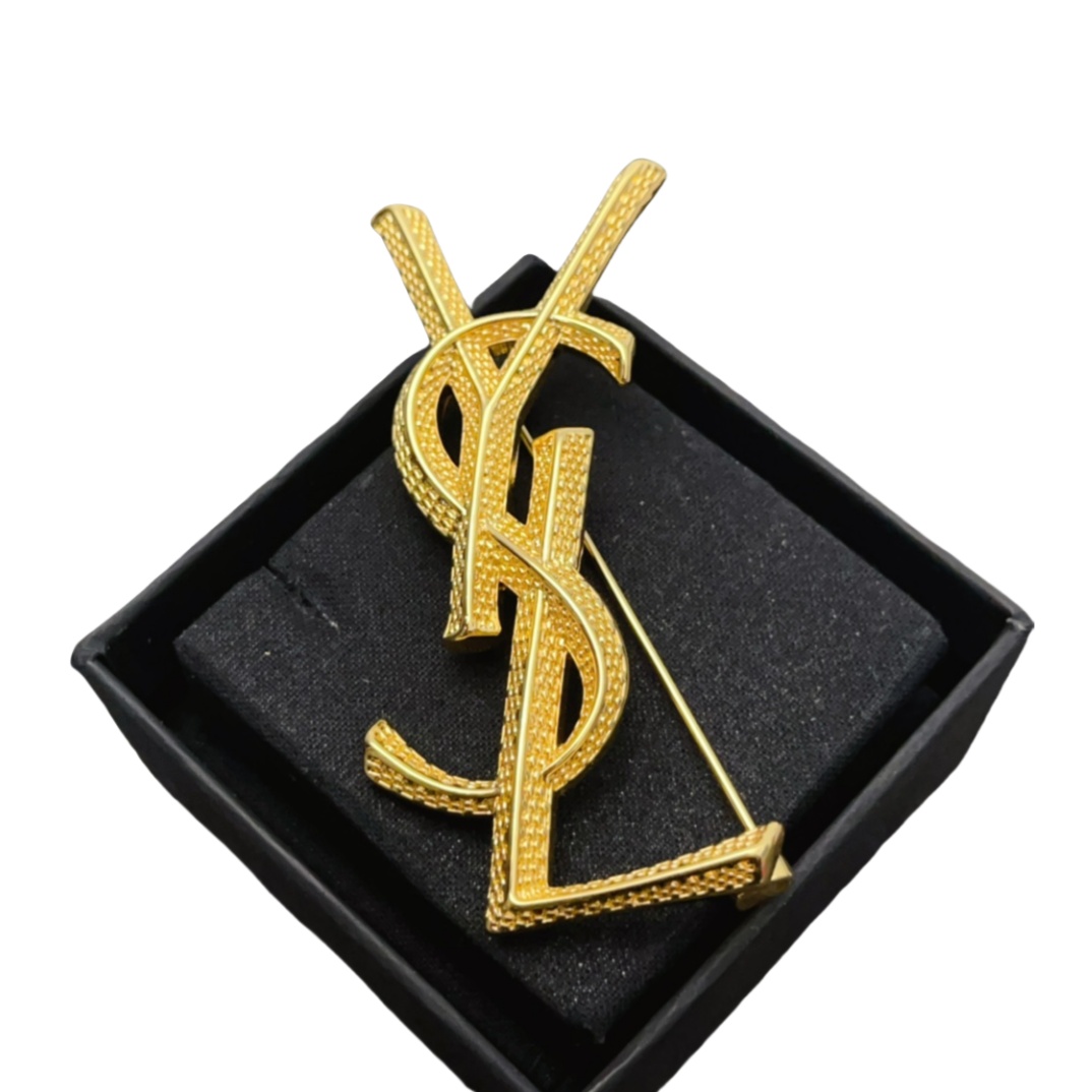 BYB034 Textured Y Logo Letter Brooch Gold - ccjewelryacc